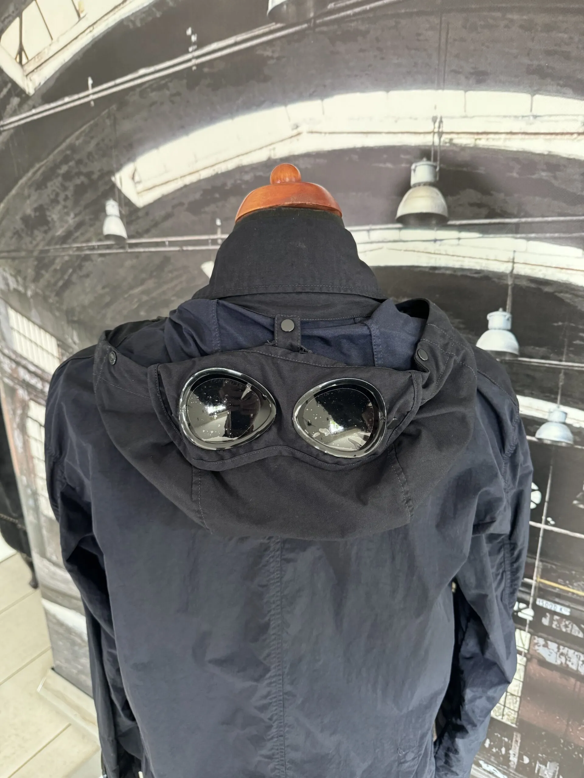 C.P. COMPANY FLATT NYLON LA MILLE GOGGLE JACKET