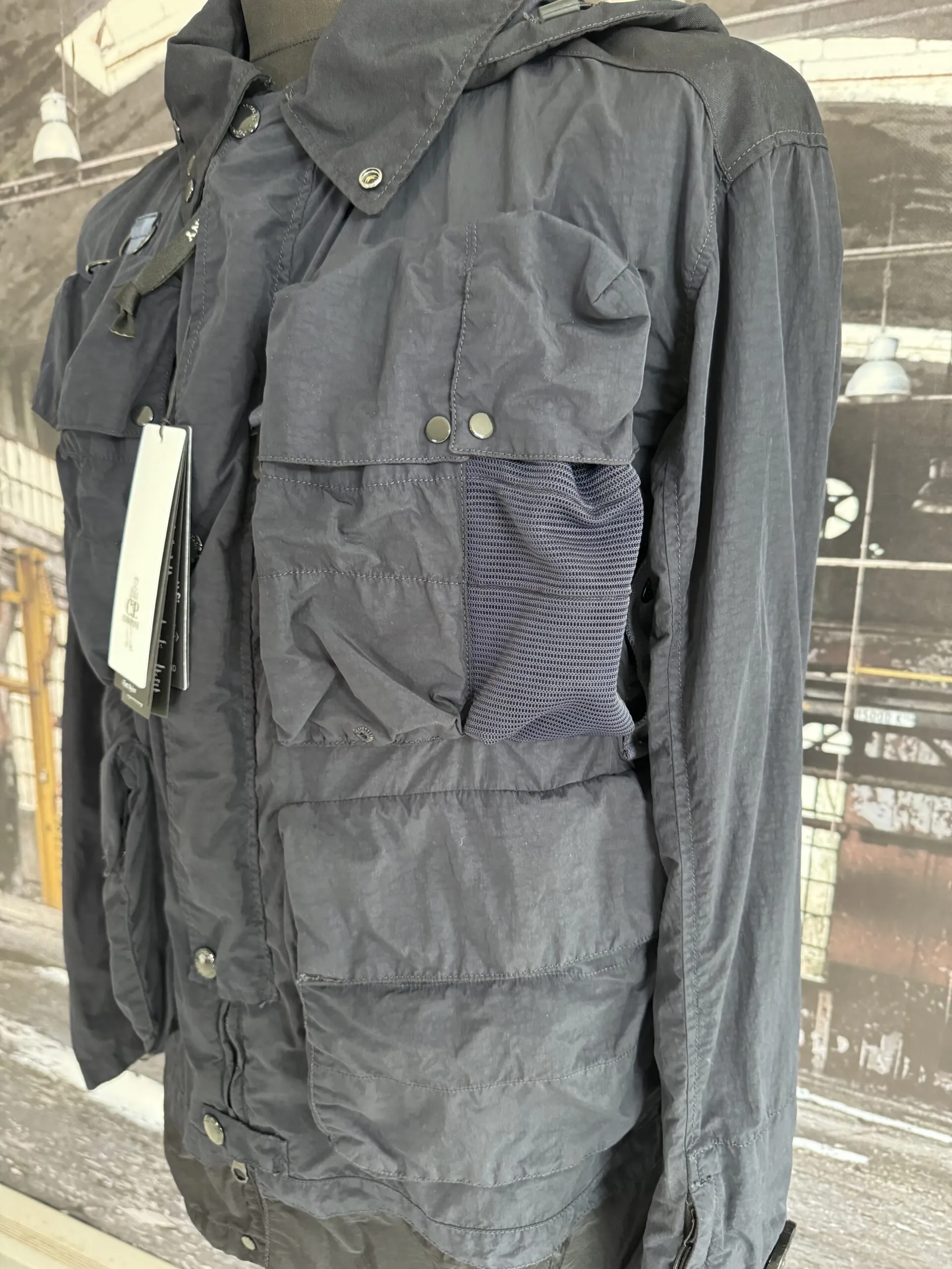 C.P. COMPANY FLATT NYLON LA MILLE GOGGLE JACKET