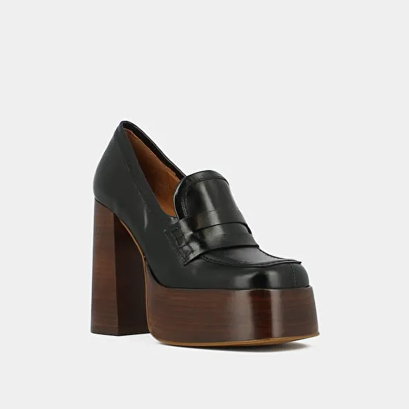 Platform loafers with square toe in black leather