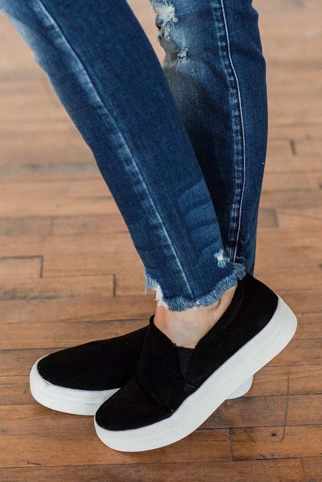 Soda Hike Slip On Sneakers- Black