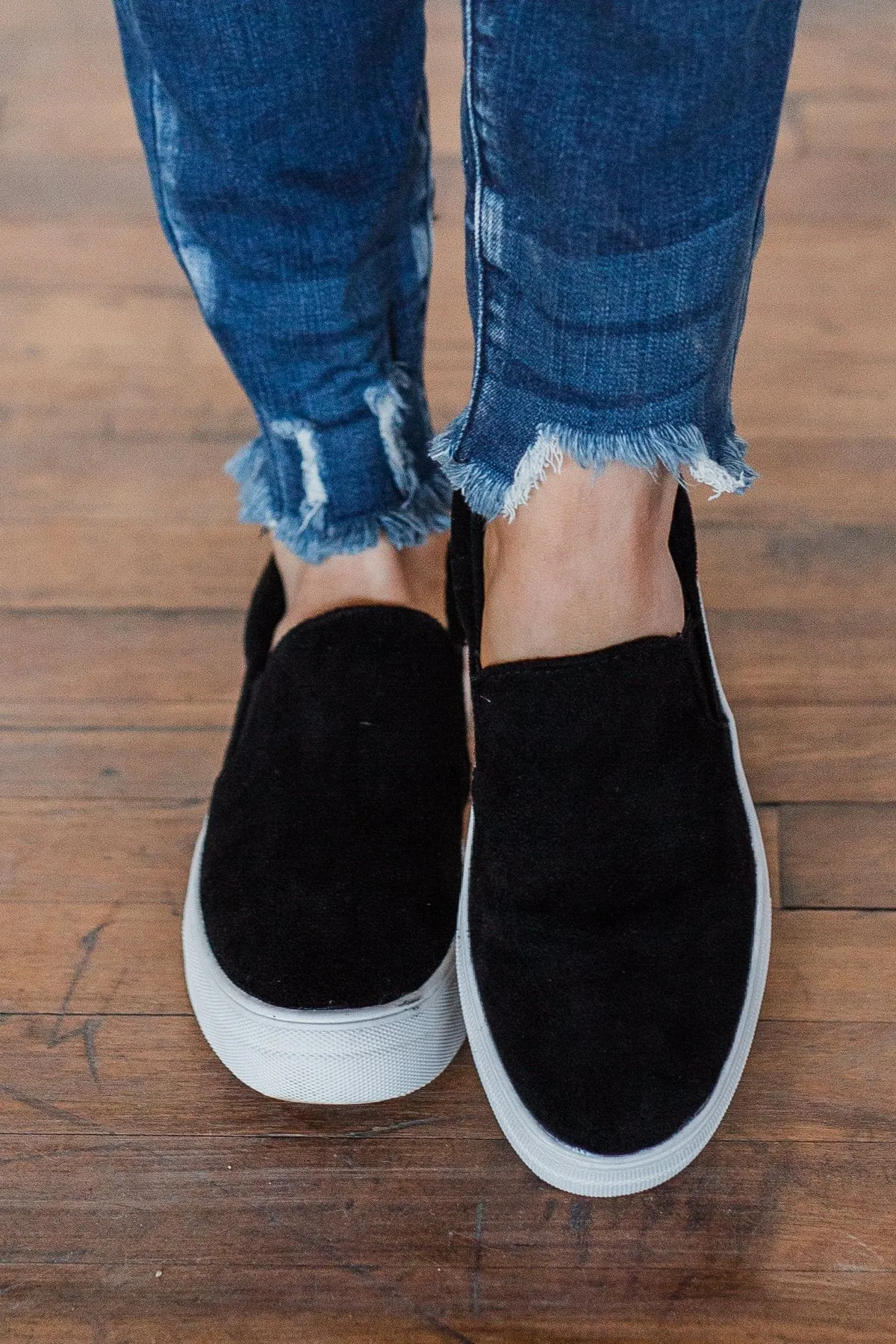 Soda Hike Slip On Sneakers- Black