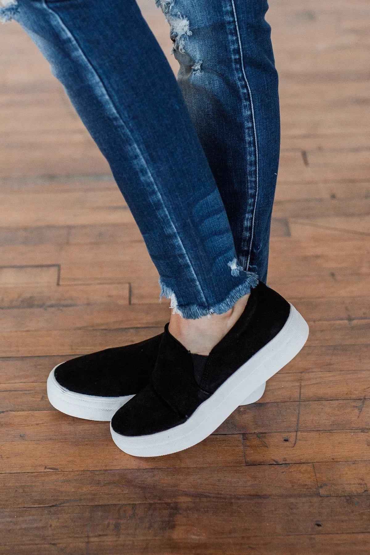 Soda Hike Slip On Sneakers- Black