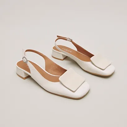 Square-toe slingback ballerinas in ecru pleated patent