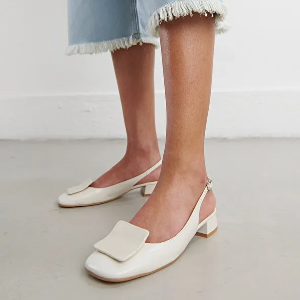 Square-toe slingback ballerinas in ecru pleated patent