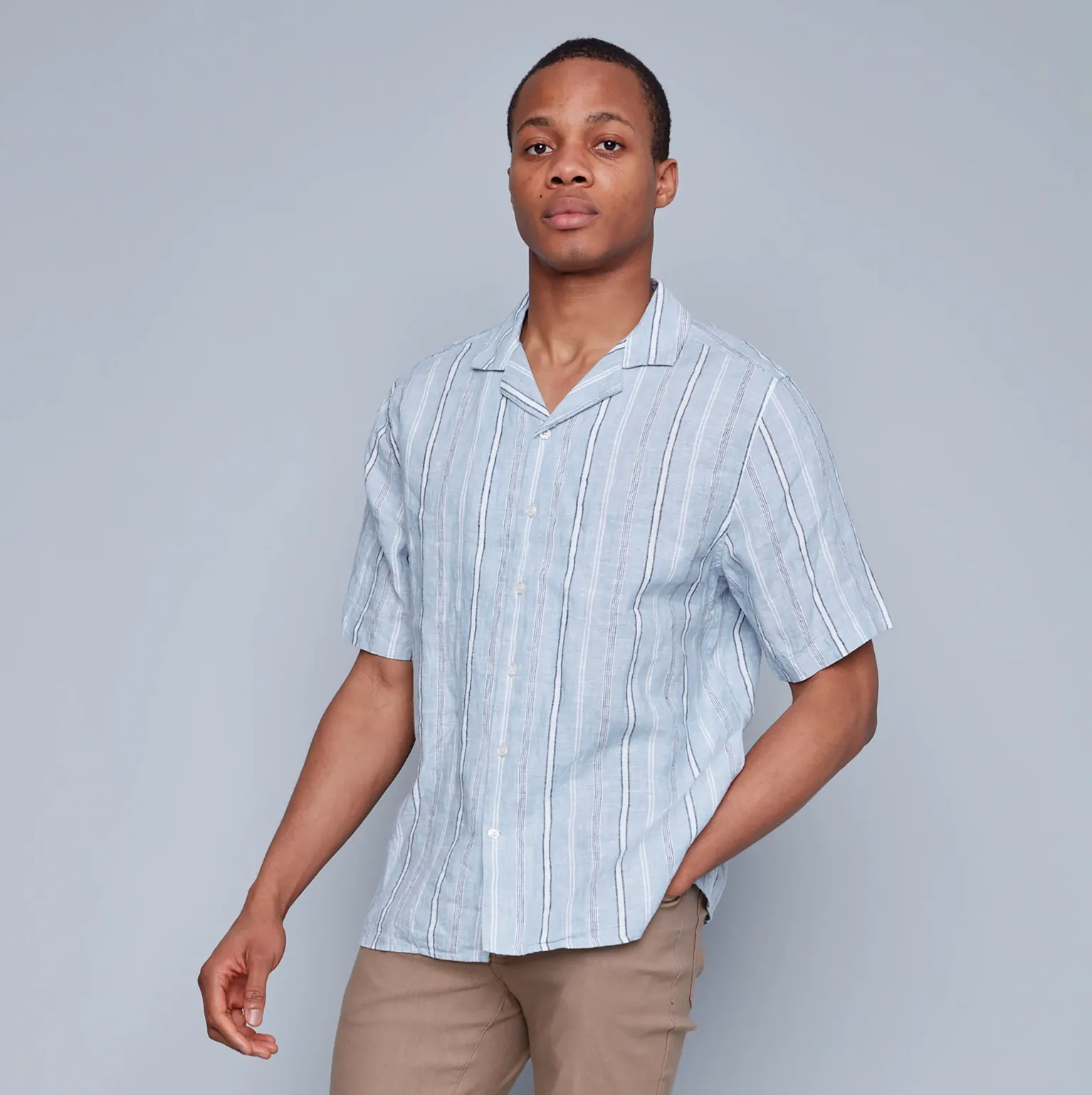 VERTICAL STRIPE CAMP COLLAR SHORT SLEEVE SHIRT